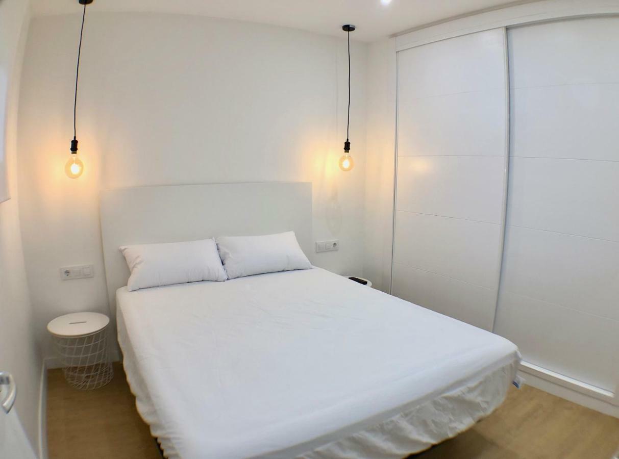 Apartamento Moderno Nautilus Apartment Салоу Екстериор снимка